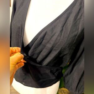 🛍️ NWT  Express black 3/4 sleeve wrap style crop top size Large New